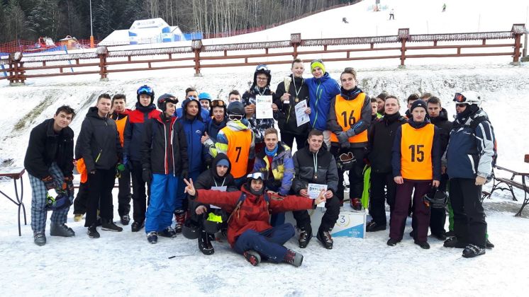 Zawody o puchar dyrektora ZSTE - narty i snowboard